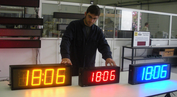 Led clock display for outdoor use