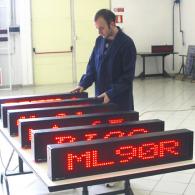 Led display rosso per messaggi pubblicitari e informazione per negozi